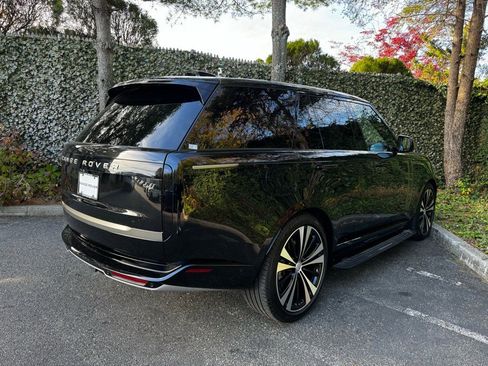 New 2025 Land Rover Range Rover SE image 7