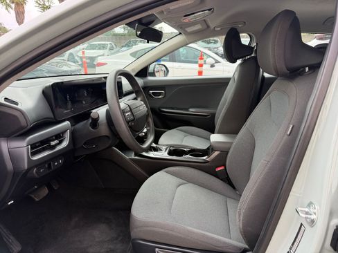Used 2025 Kia K4 LXS FWD image 25