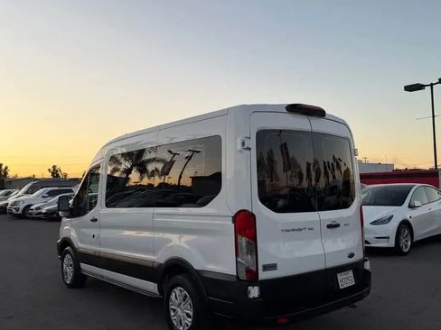 Used 2019 Ford Transit 150 XLT image 3