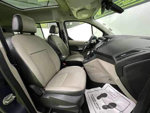 Used 2014 Ford Transit Connect Titanium image 28