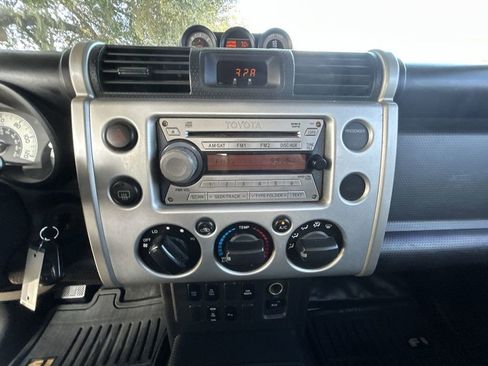 Used 2007 Toyota FJ Cruiser 2WD image 17