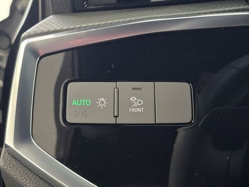 New 2025 Audi Q3 2.0T Premium image 24