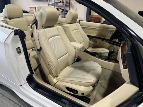 Used 2008 BMW 328i Convertible image 23