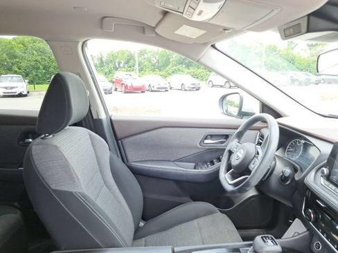 Used 2022 Nissan Rogue SV FWD image 5