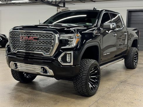 Used 2019 GMC Sierra 1500 Denali w/ Denali Ultimate Package AWD/4WD image 3