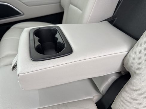 Used 2023 Kia Telluride EX image 19