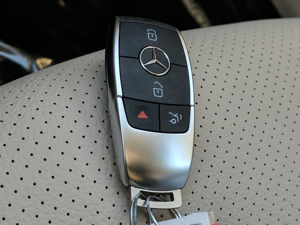 Used 2021 Mercedes-Benz GLC 300 image 26