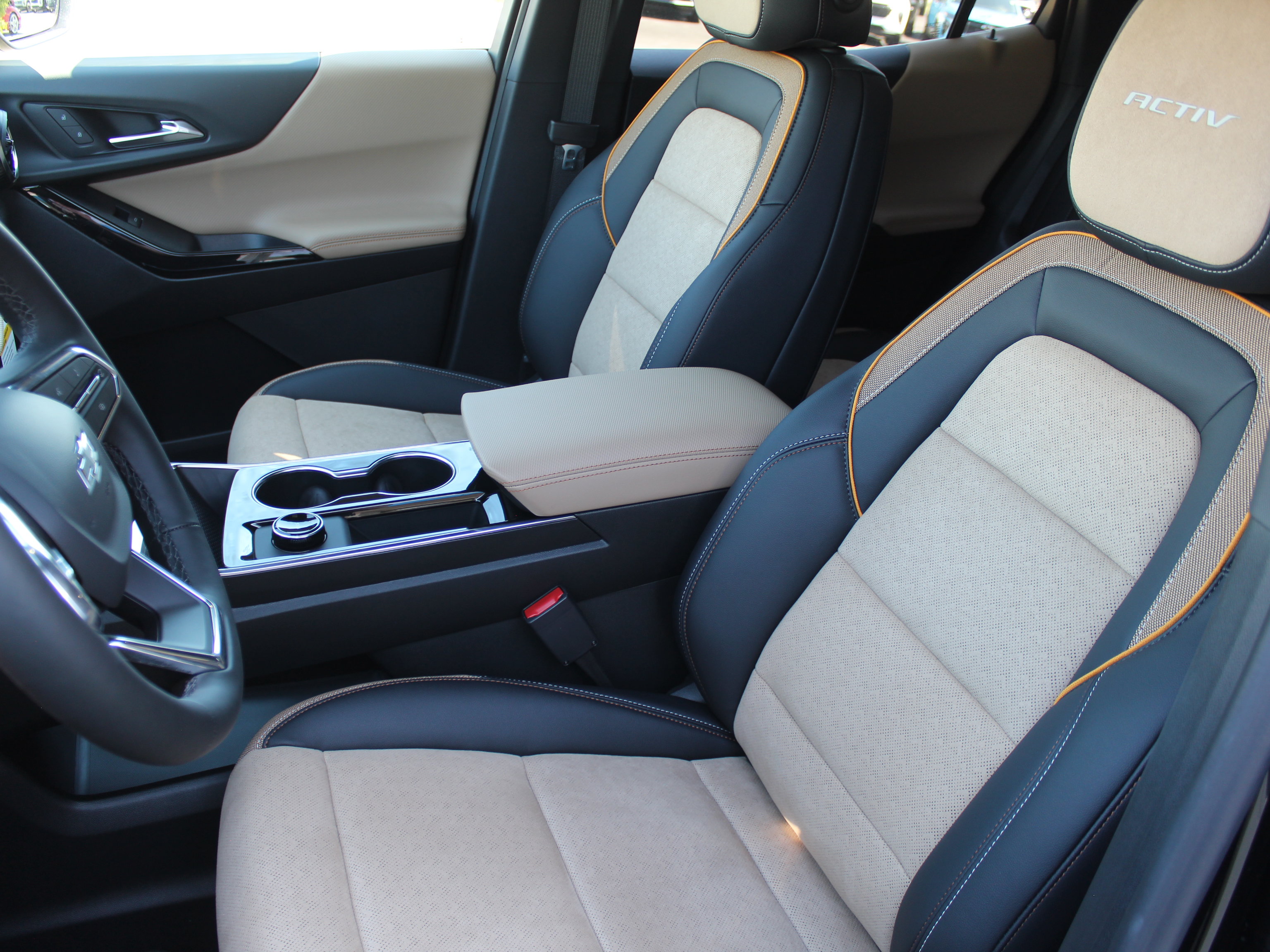 New 2026 Chevrolet Equinox ACTIV w/ Convenience Package III FWD image 9