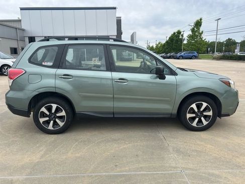Used 2017 Subaru Forester 2.5i w/ Alloy Wheel Package image 3