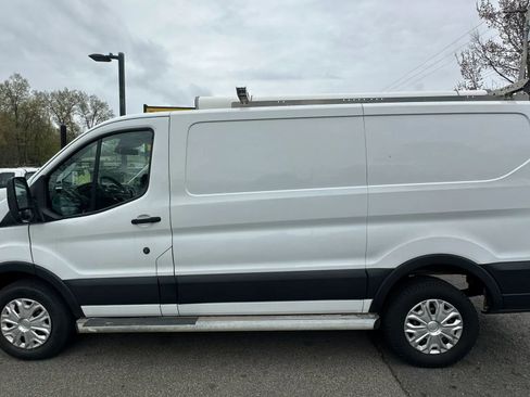 Used 2019 Ford Transit 250 130 Low Roof w/ Exterior Upgrade Package RWD image 8