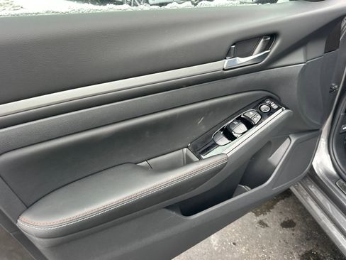 New 2025 Nissan Altima 2.5 SR w/ SR Premium Package image 10