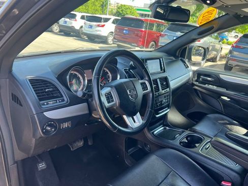 Used 2019 Dodge Grand Caravan GT FWD image 16