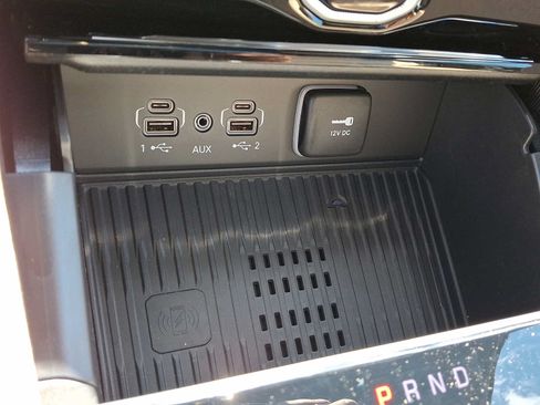 New 2026 Jeep Grand Cherokee Limited w/ Luxury Tech Group II AWD/4WD image 16