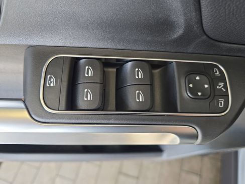 Used 2026 Mercedes-Benz GLB 250 image 29