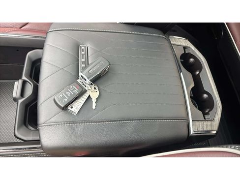 Used 2025 RAM 1500 Limited AWD/4WD image 30