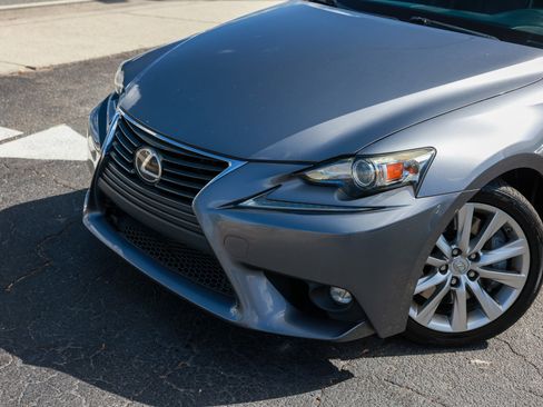 Used 2016 Lexus IS 200t image 29