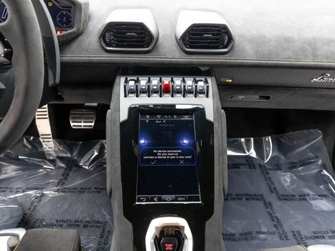 Used 2024 Lamborghini Huracan Sterrato image 10