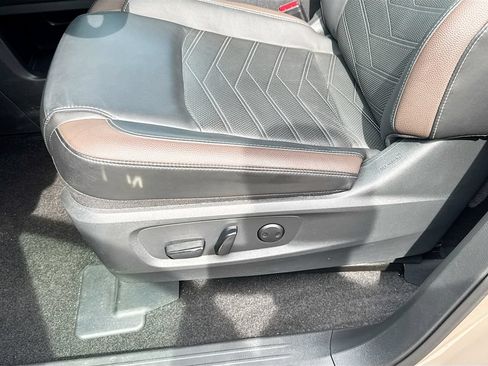 Used 2025 Nissan Pathfinder Platinum w/ Cargo Package AWD/4WD image 21