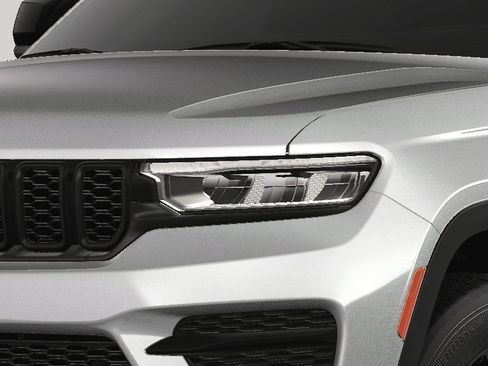 New 2025 Jeep Grand Cherokee Altitude image 10