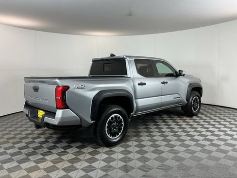 Used 2024 Toyota Tacoma TRD Off-Road AWD/4WD image 4