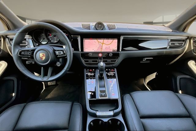Used 2026 Porsche Macan AWD/4WD image 7