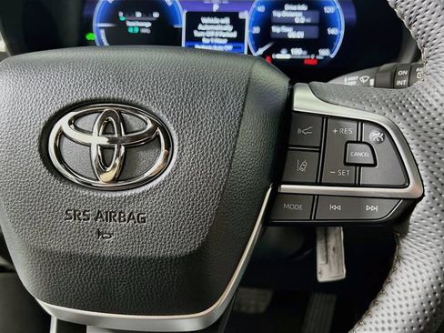 New 2026 Toyota Sienna Limited FWD image 17