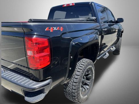 Used 2018 Chevrolet Silverado 1500 Custom w/ Custom Value Package AWD/4WD image 3