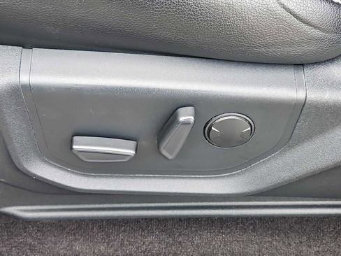 Used 2019 Ford F150 Lariat w/ Equipment Group 502A Luxury AWD/4WD image 21