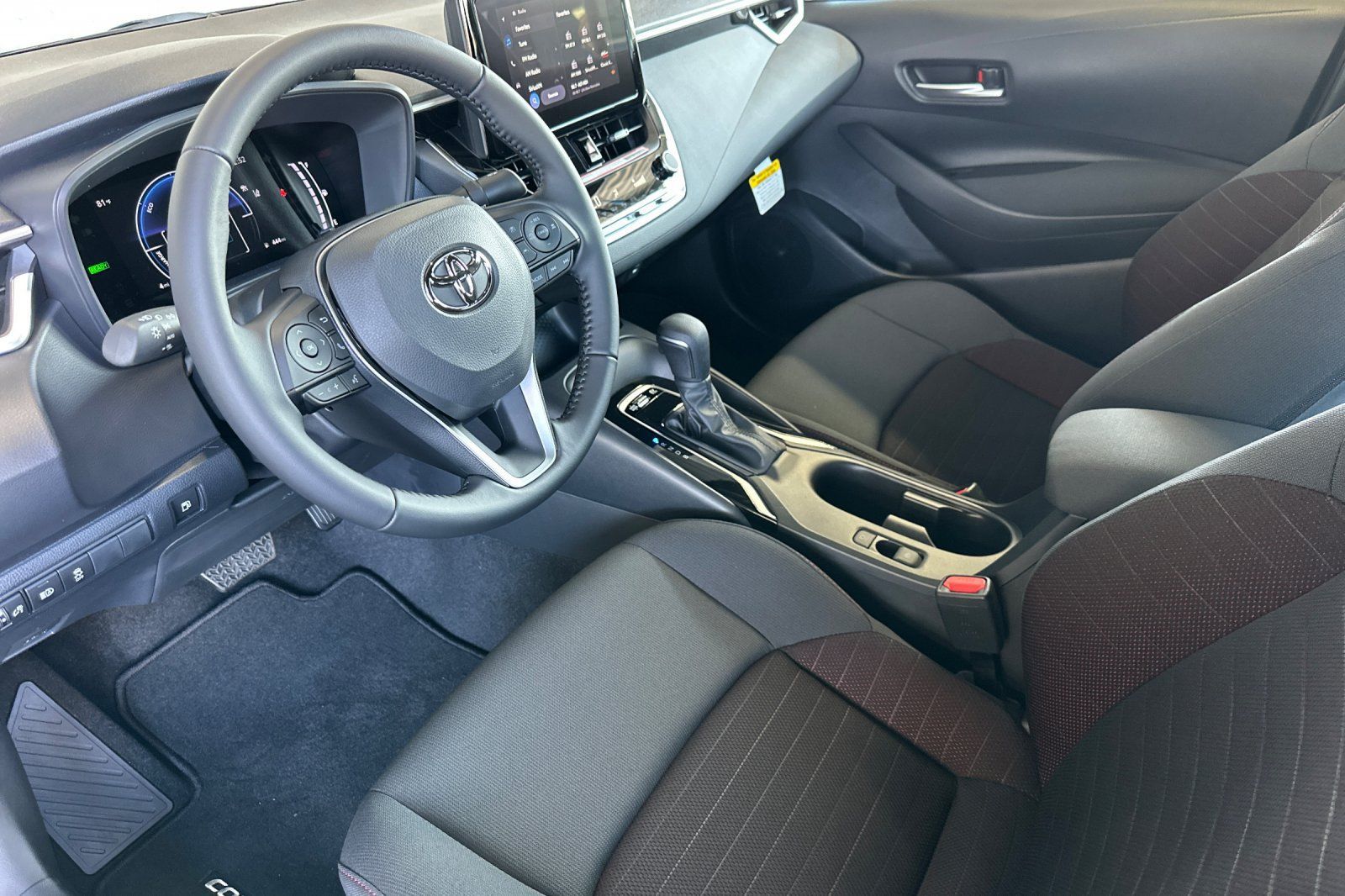 Used 2026 Toyota Corolla SE w/ SE Premium Package FWD image 11