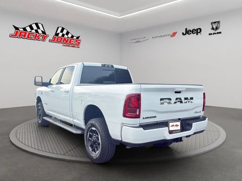 Used 2025 RAM 2500 Laramie AWD/4WD image 7