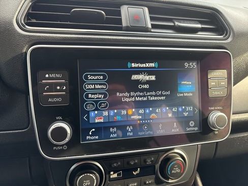 Used 2025 Nissan Leaf S image 31