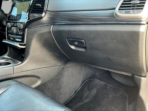 Used 2022 Jeep Grand Cherokee Limited AWD/4WD image 26