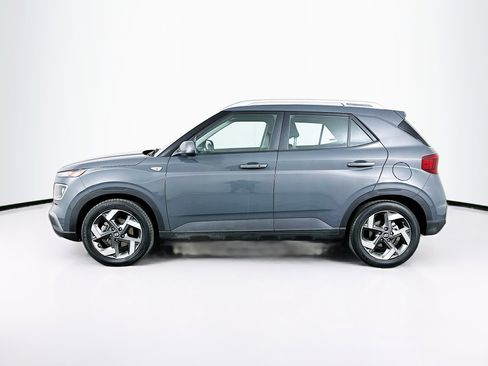 Used 2025 Hyundai Venue SEL image 4