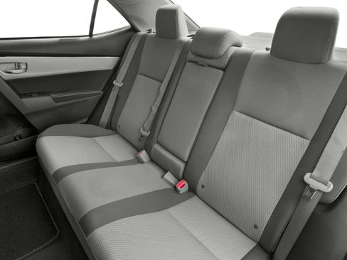 Used 2017 Toyota Corolla LE w/ Carpet Mat Package (TMS) FWD image 10