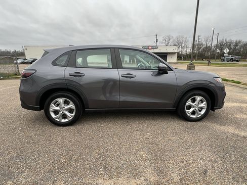 Used 2023 Honda HR-V LX image 9