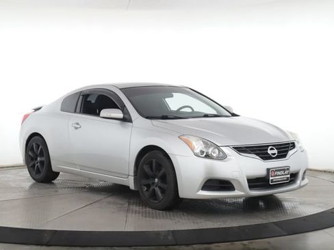 Used 2011 Nissan Altima 2.5 S w/ 2.5S Premium Pkg FWD image 2