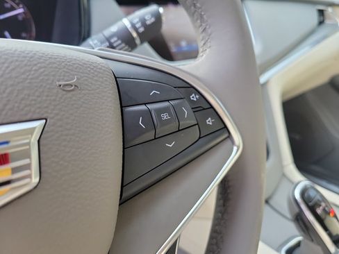 Used 2017 Cadillac XT5 Premium Luxury FWD image 26