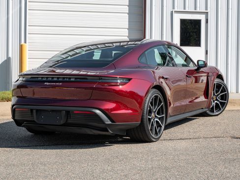 Used 2022 Porsche Taycan 4S image 7