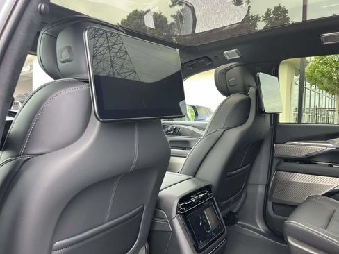 New 2026 Cadillac Escalade IQL Sport 2 w/ LPO, ONYX Package AWD/4WD image 15