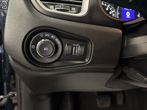 Used 2018 Jeep Renegade Latitude w/ Popular Equipment Group image 20