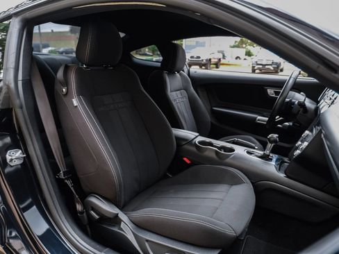 Used 2022 Ford Mustang GT RWD image 30