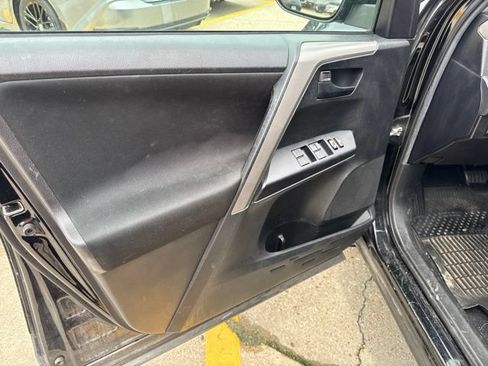 Used 2018 Toyota RAV4 LE w/ All Weather Liner Package AWD/4WD image 29