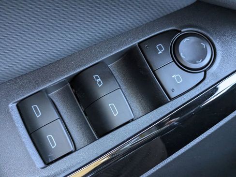 New 2026 Chevrolet Equinox LT w/ Convenience Package II image 27