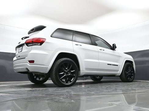 Used 2020 Jeep Grand Cherokee Altitude RWD image 44