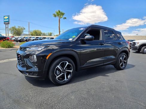 Used 2023 Chevrolet TrailBlazer RS w/ Sun and Liftgate Package FWD image 2