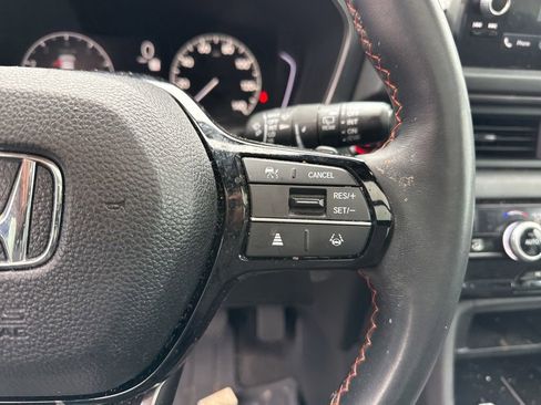 Used 2023 Honda Pilot TrailSport image 12