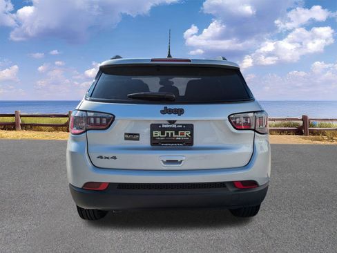 Used 2025 Jeep Compass Latitude w/ Altitude Special Edition image 5