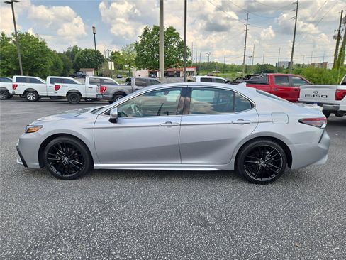 Used 2024 Toyota Camry XSE FWD image 11