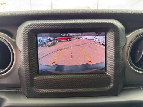 Used 2022 Jeep Wrangler Sport AWD/4WD image 21