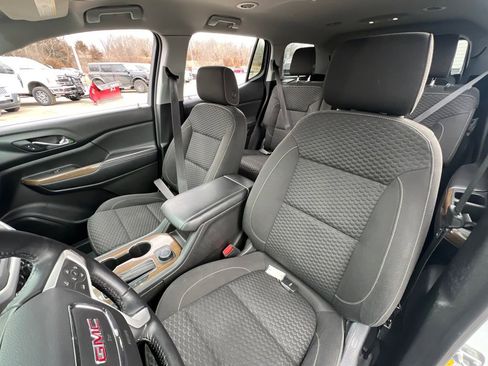 Used 2018 GMC Acadia SLE image 27